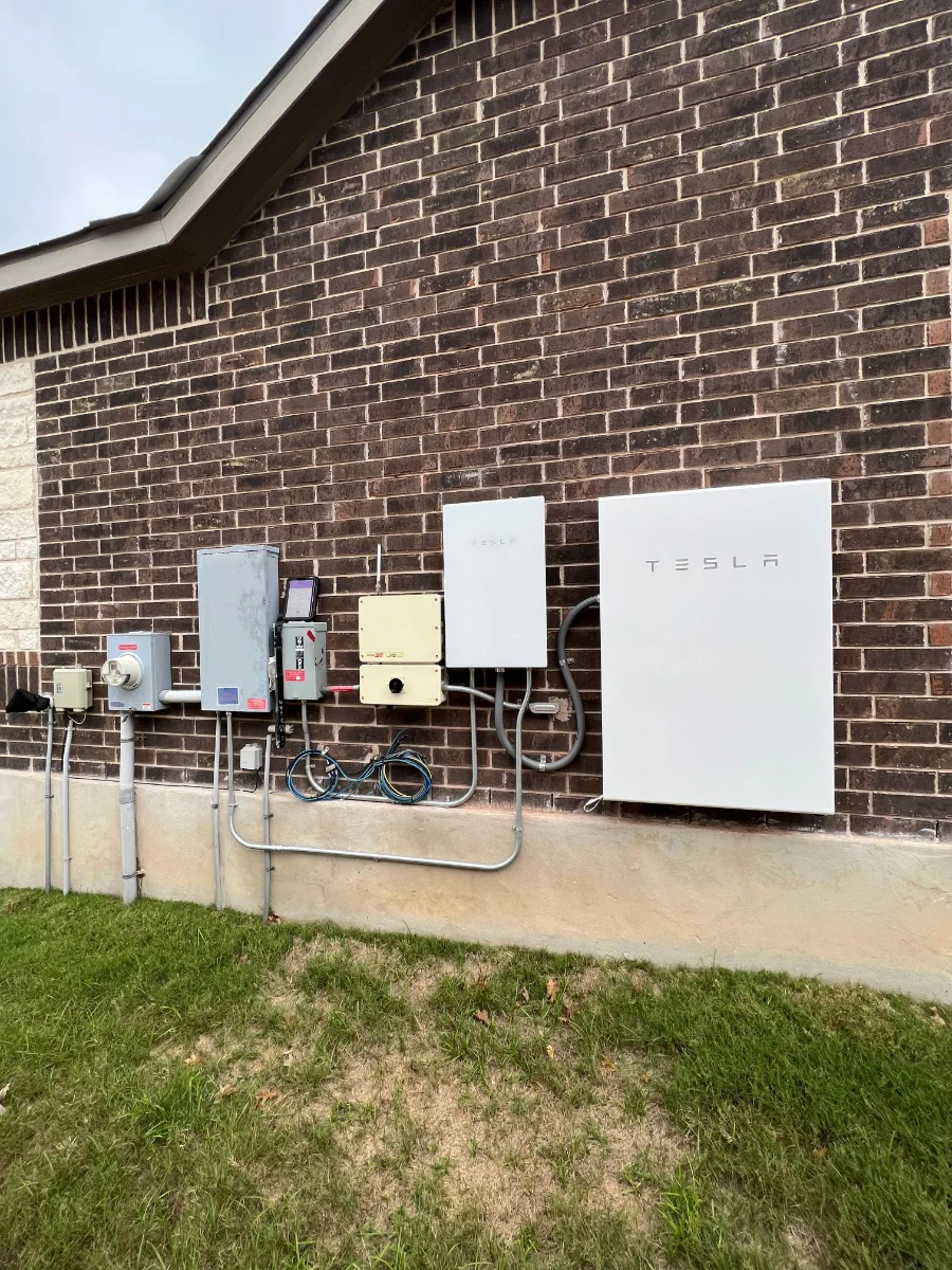 Tesla Powerwall and solar inverter installation